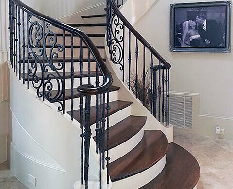 Tuscan Baluster Pattern With Convex Treads