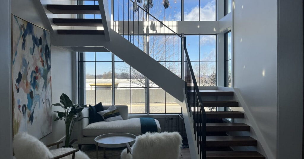 Open Riser Staircases for Arizona Homes Invite Light and Comfort